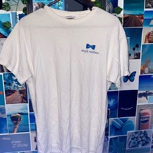 Shell yeah!! Simply southern tee. Size Medium.